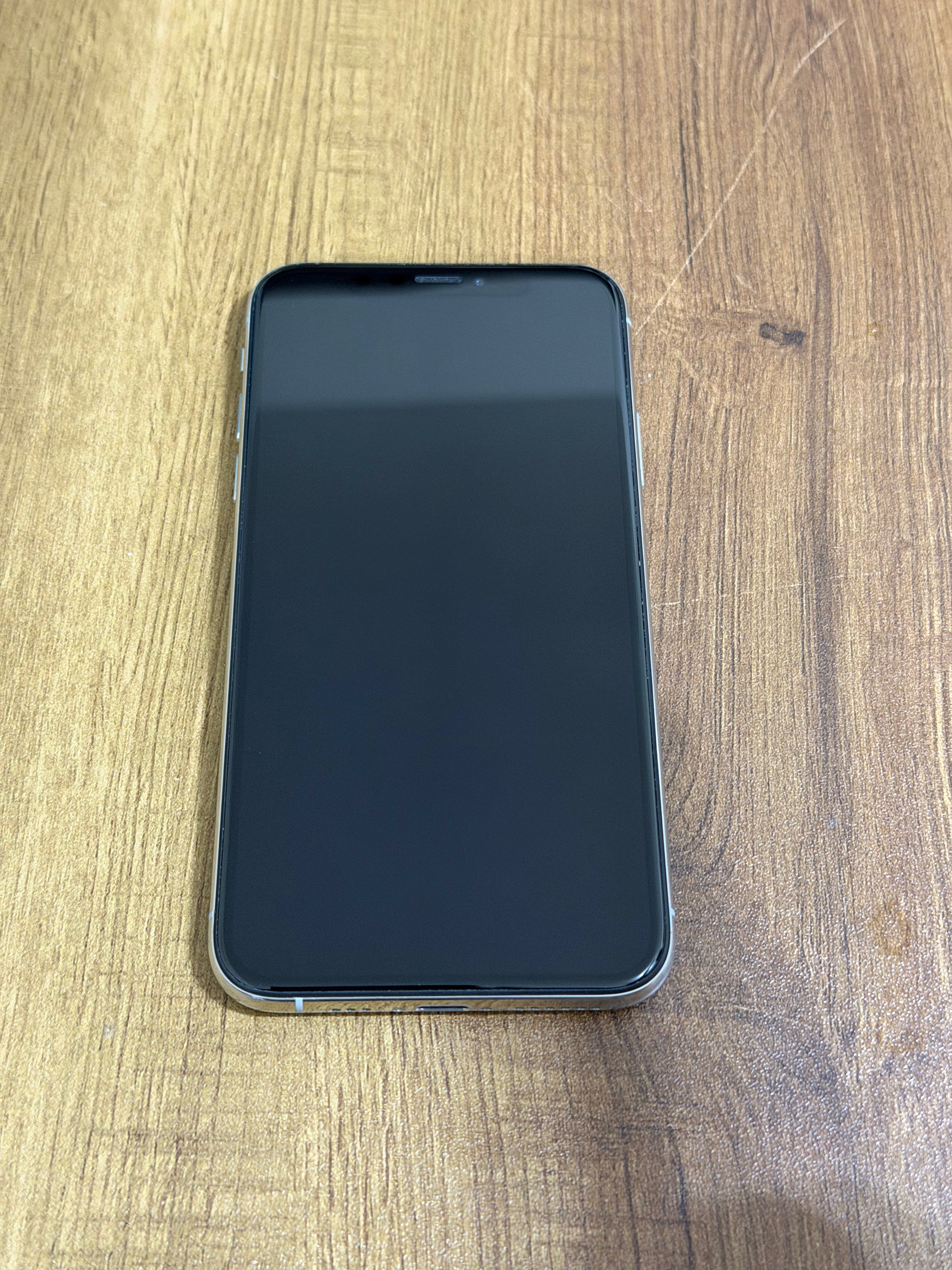 Apple iPhone XS Max- 64 GB - Silver - (Unlocked)