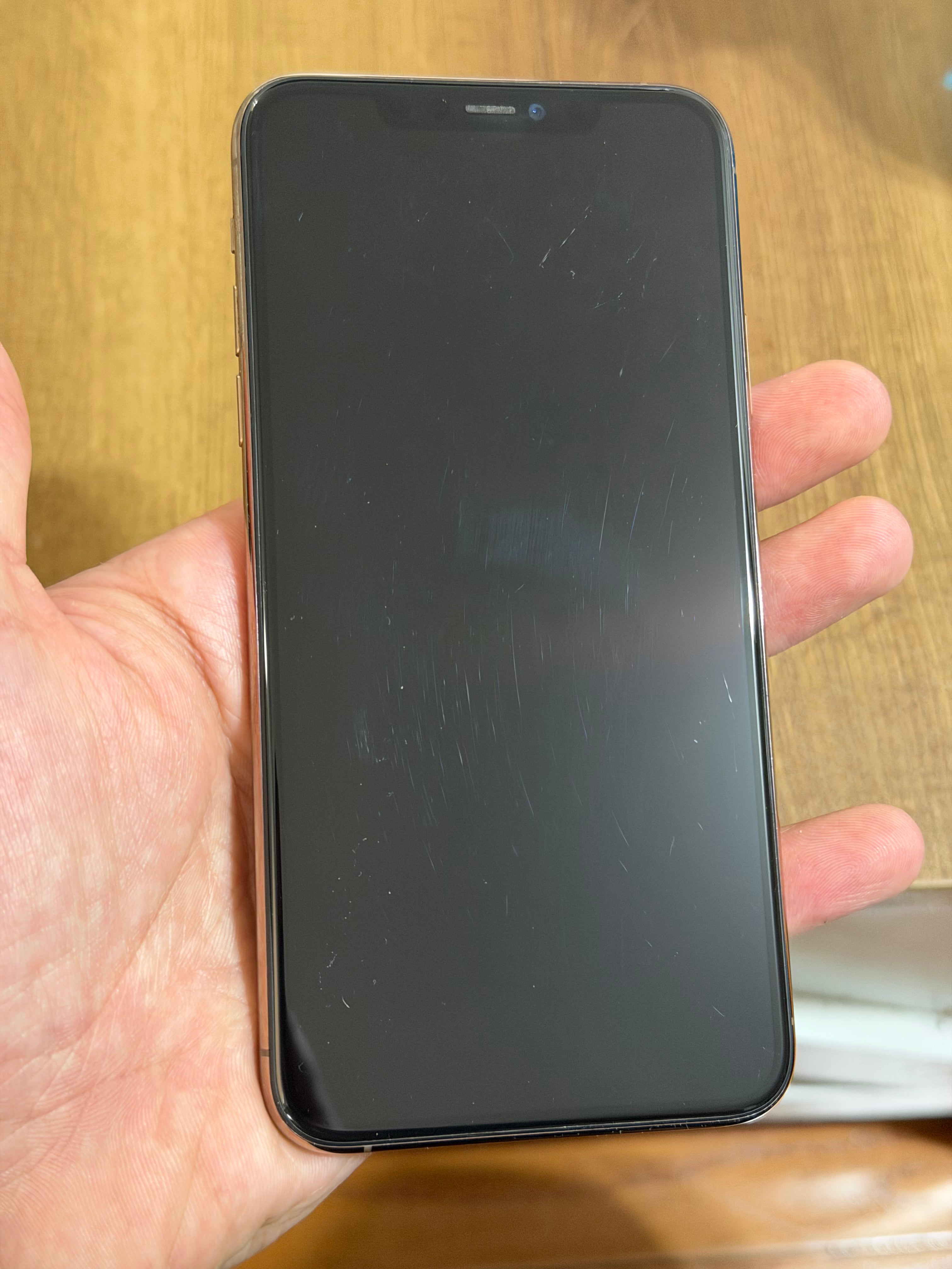 Apple iPhone 11 Pro Max - 64 GB - Gold (Unlocked)