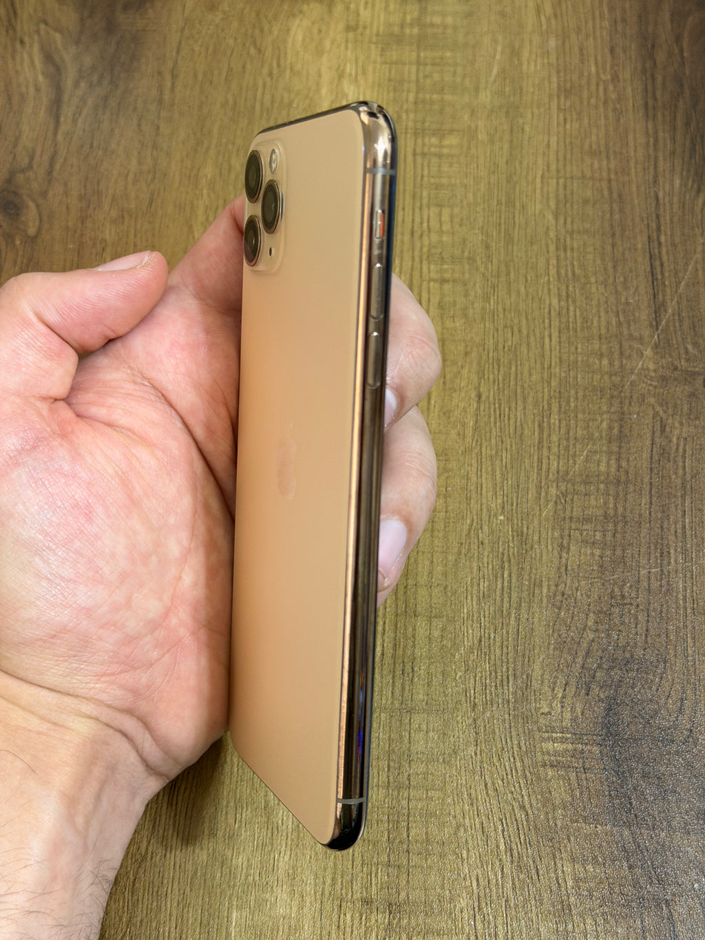 Apple iPhone 11 Pro Max - 64 GB - Gold (Unlocked)