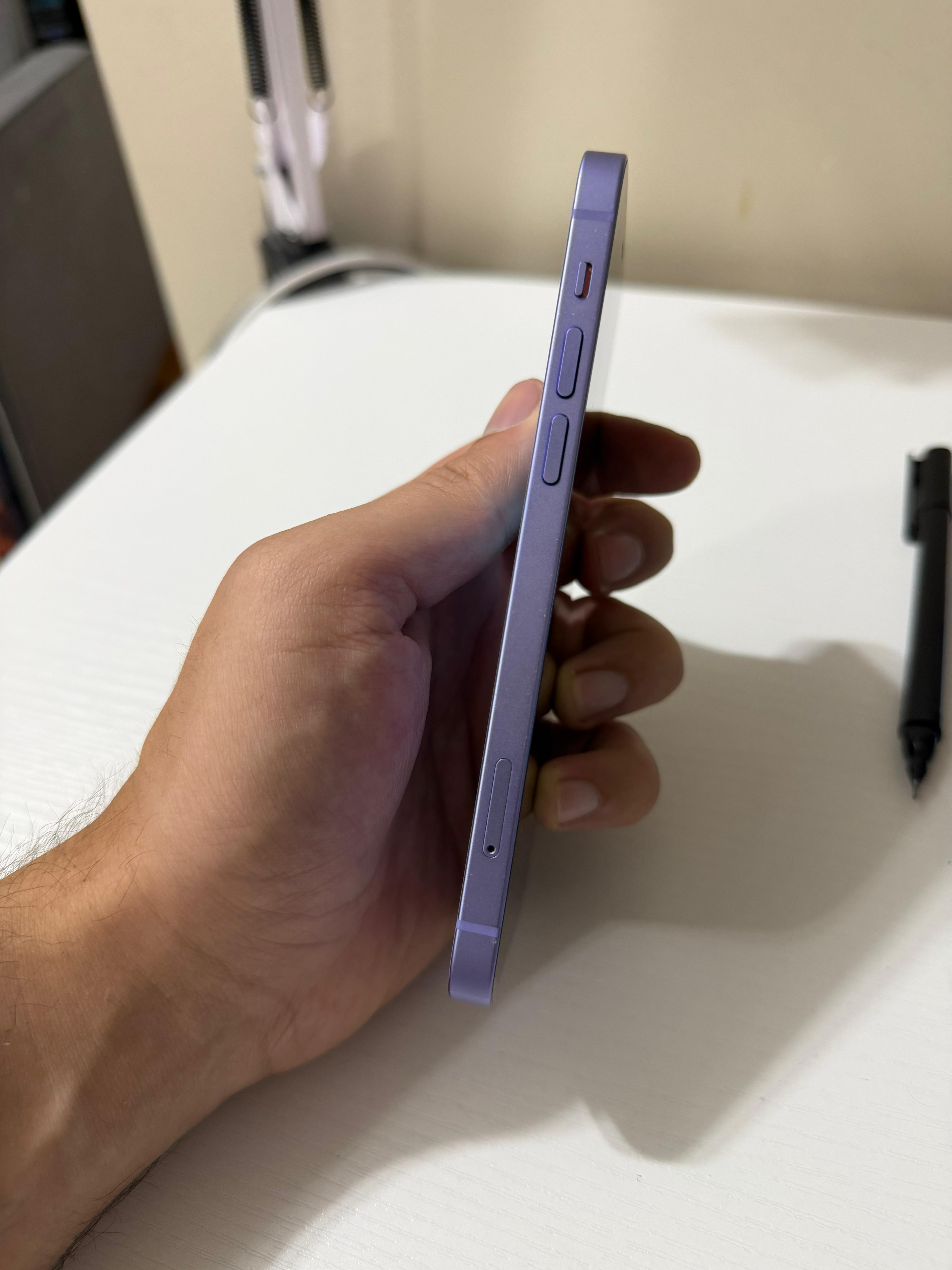 Apple iPhone 12 - 128 GB - Purple (Unlocked) - Very Good