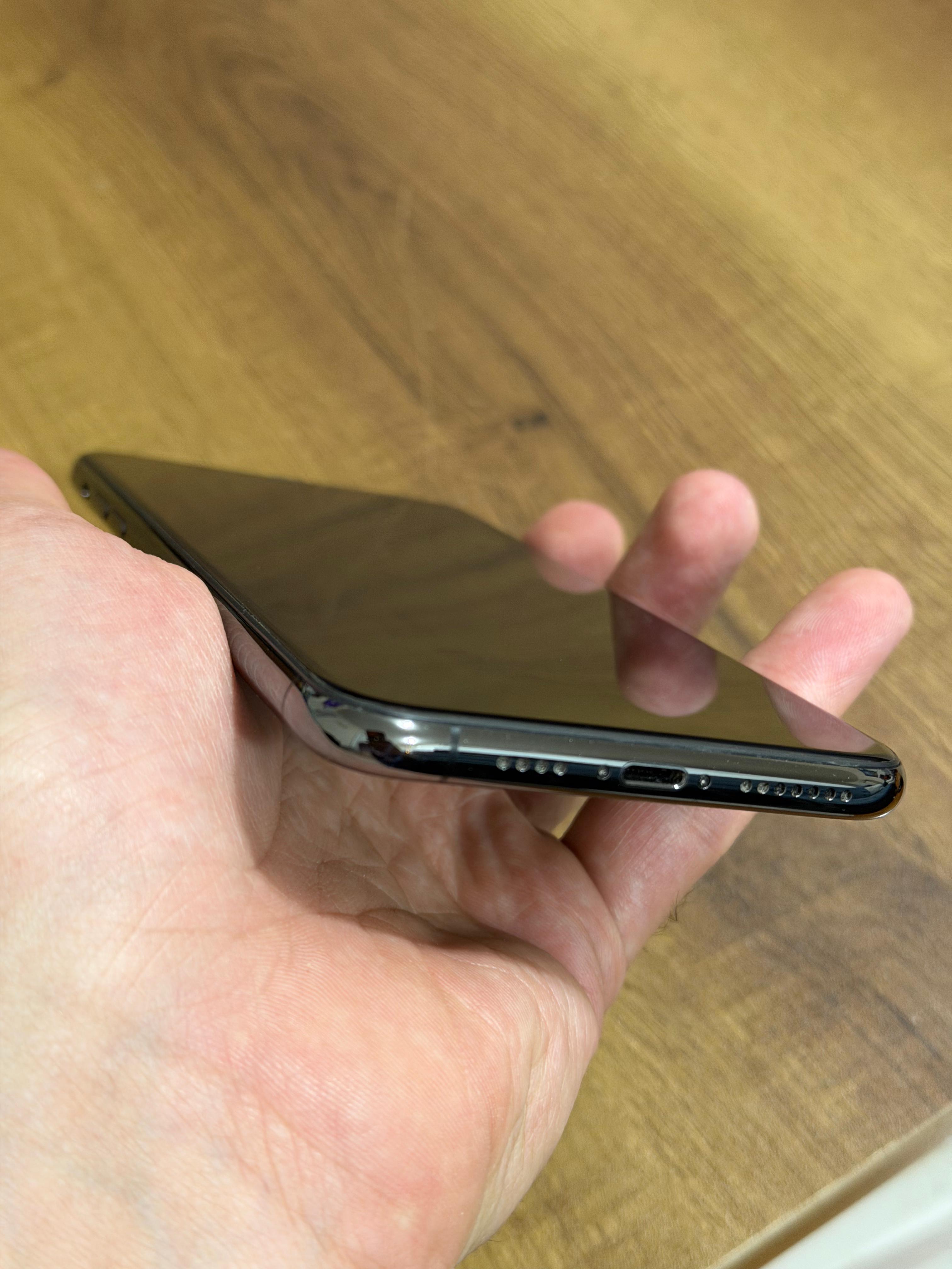 Apple iPhone 11 Pro Max - 64 GB -  Space Gray (Unlocked)